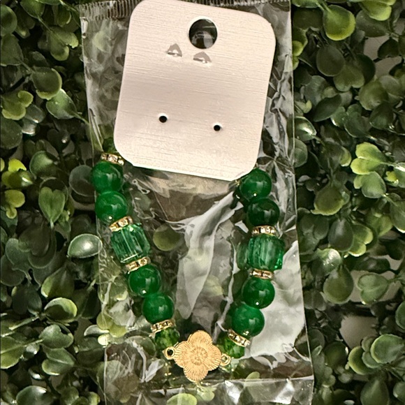 Green Beaded Bracelet - Picture 2 of 2